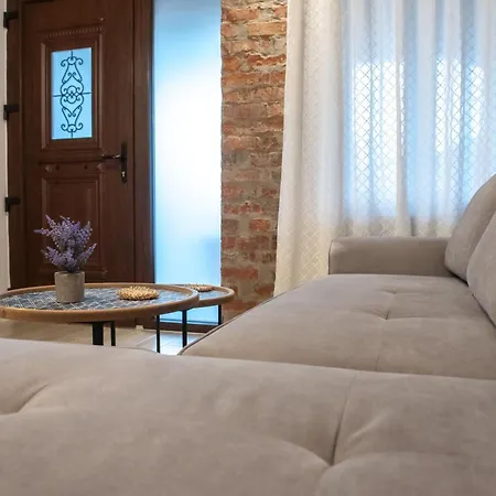 The House Angeliki بيت للعطل Kanália