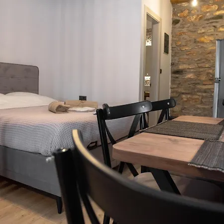 The House Angeliki بيت للعطل