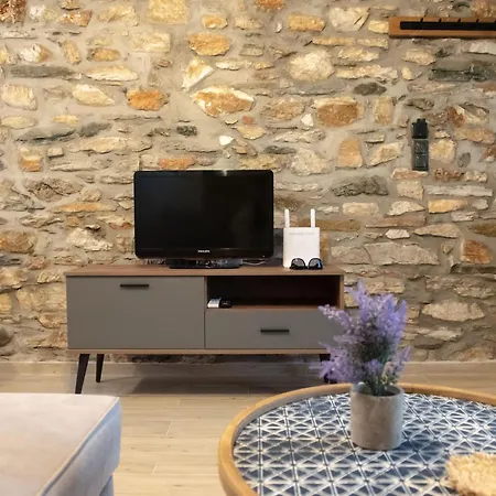 The House Angeliki بيت للعطل